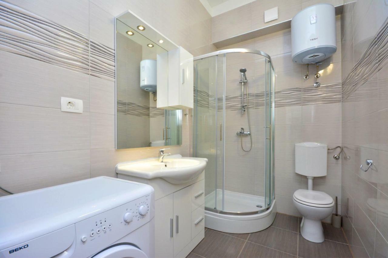 Apartman Lucic Apartment สปลิท ภายนอก รูปภาพ