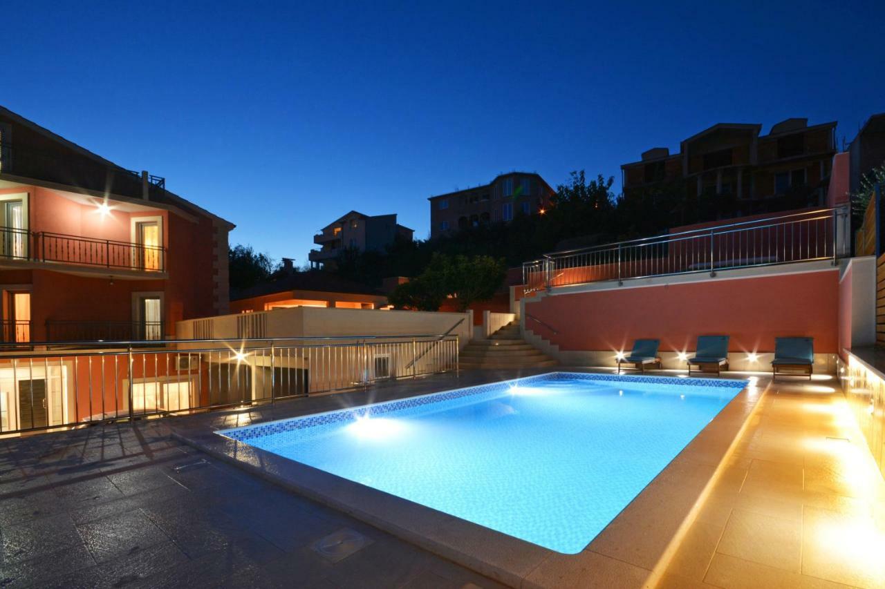 Apartman Lucic Apartment สปลิท ภายนอก รูปภาพ