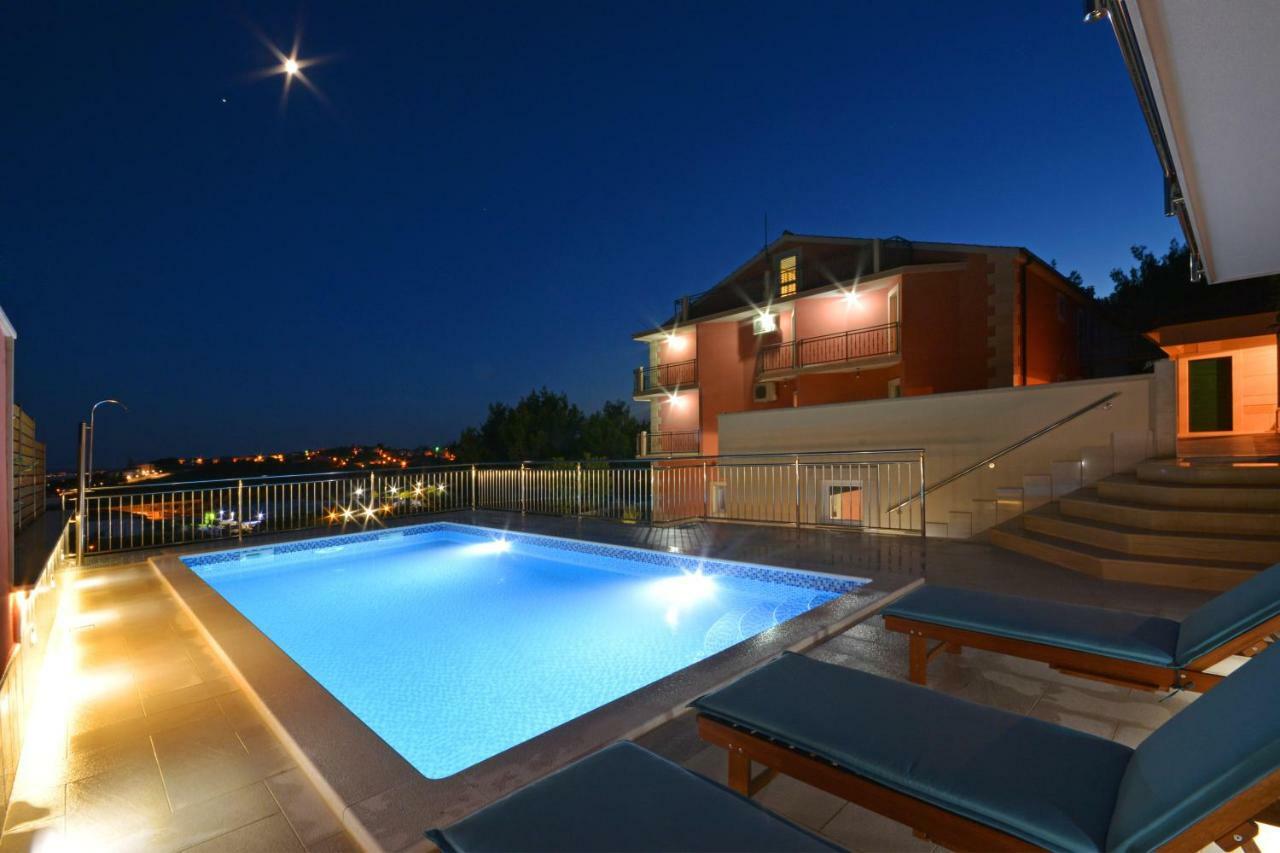 Apartman Lucic Apartment สปลิท ภายนอก รูปภาพ